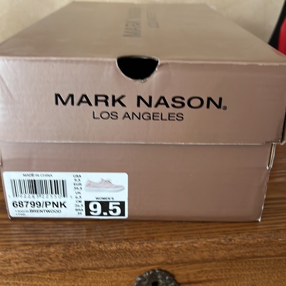 Mark Nason, sock-type wingtip sneakers… funky & FABO. WORN ONLY ONCE! Chic💕! - Picture 3 of 6